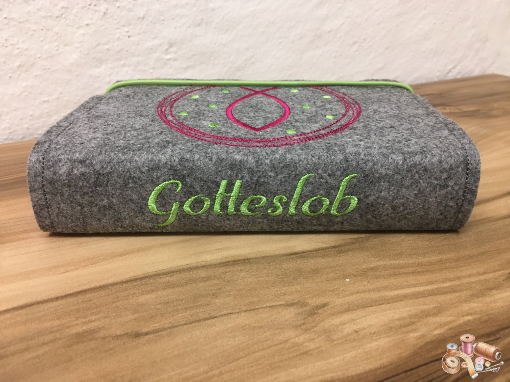 Gotteslobhülle aus Filz bestickt