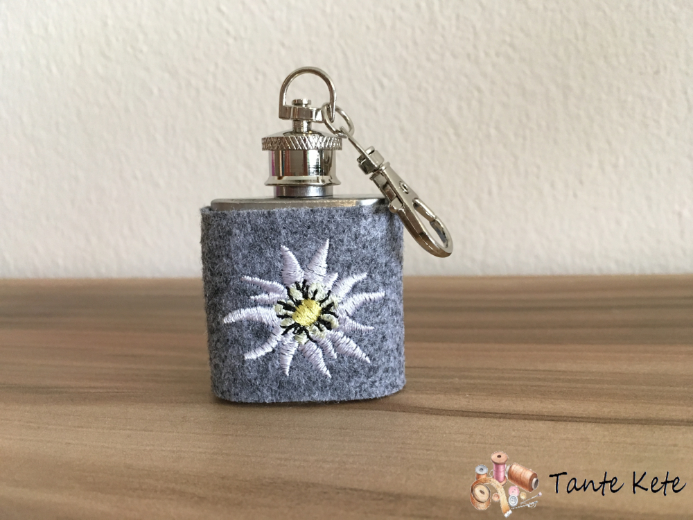 Flachmann Mini mit Filzhülle bestickt