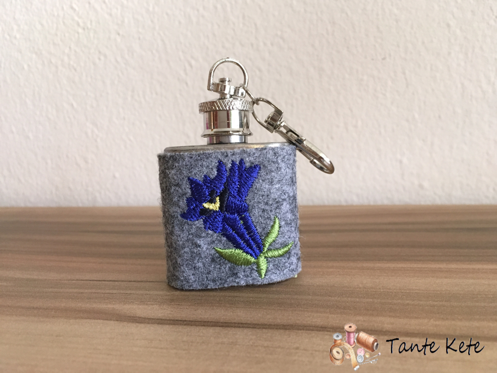 Flachmann Mini mit Filzhülle bestickt