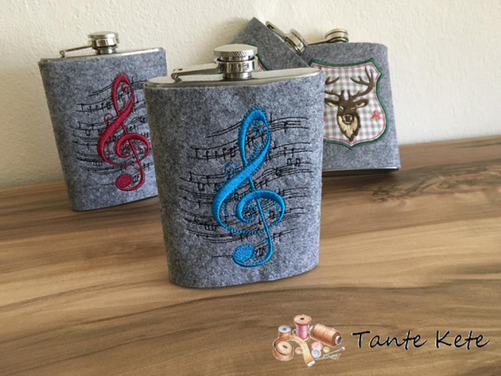 Flachmann mit Filzhülle bestickt